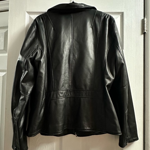CURGE Women’s Real Leather Jacket - Picture 9 of 15